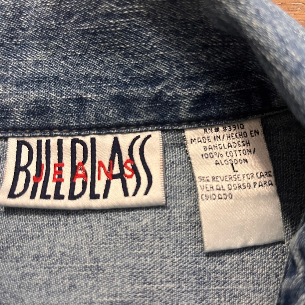 Bill Blass Blue Denim Vest with Red Floral Design - Picture 6 of 11